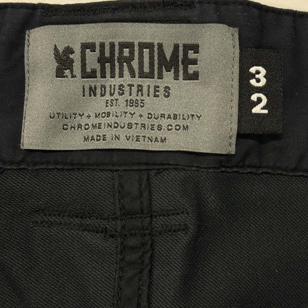 Chrome Industries Utility Folsom Shorts 2.0 Mens 32 Black Cycling Commuter Tech - Picture 3 of 10